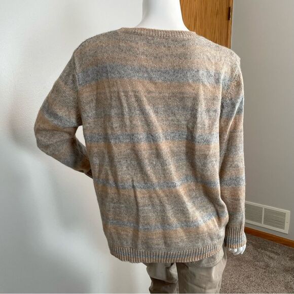 6397- Wool Blend Gray and Tan Crewneck Sweater Size Medium - Picture 6 of 8